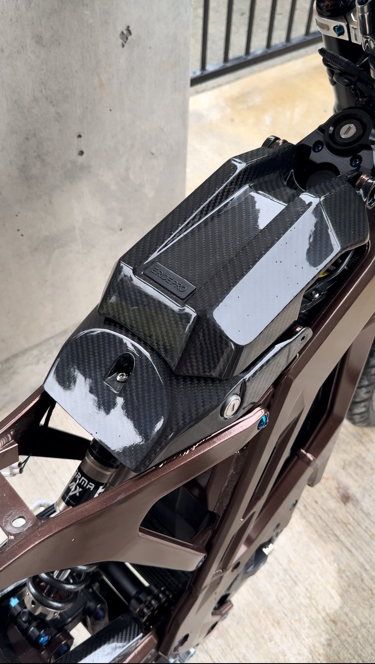 Eride Real Carbon Battery Lid Lock Cover